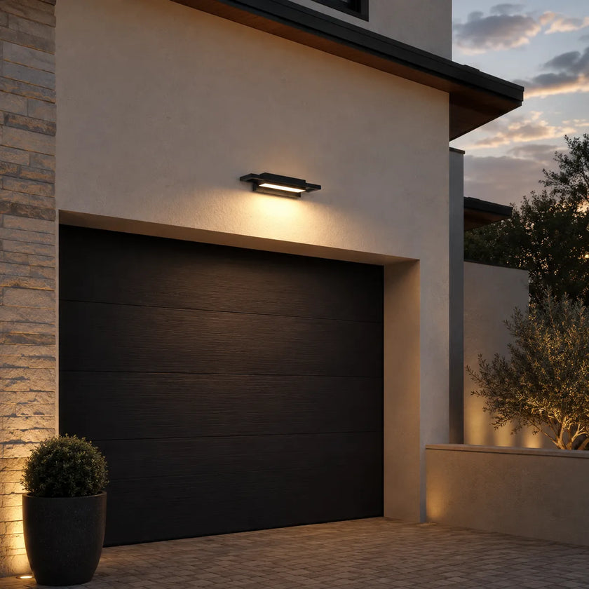 Bravon | LED Outdoor Wall Light