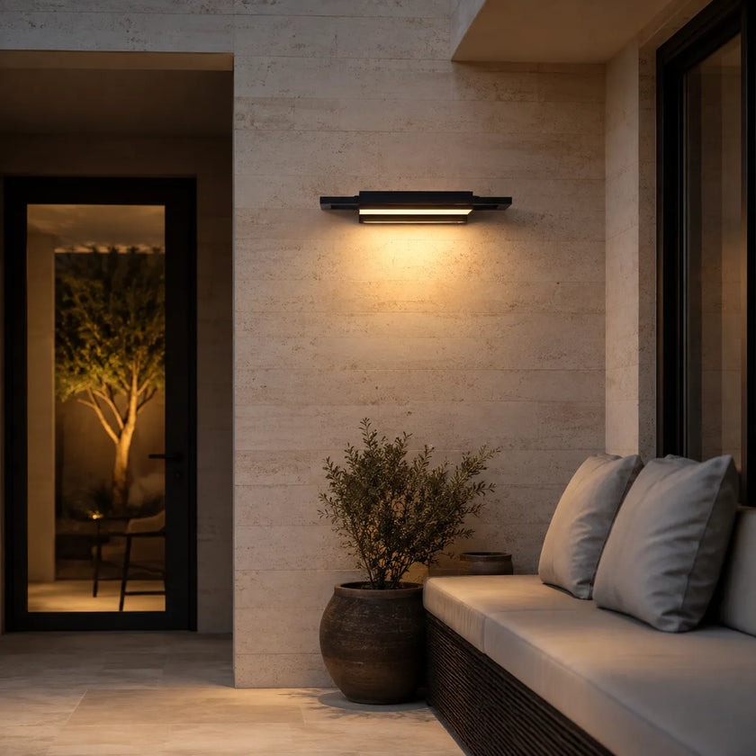 Bravon | LED Outdoor Wall Light
