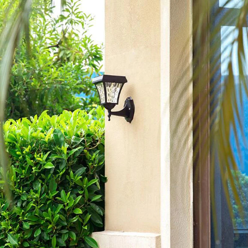 Solvren – Solar Outdoor Wall Light